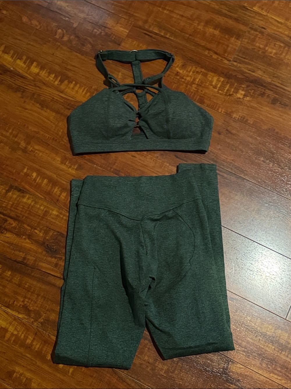 Bombshell Sportswear Green Dream Sports Bra & High Waisted Uplift Leggings